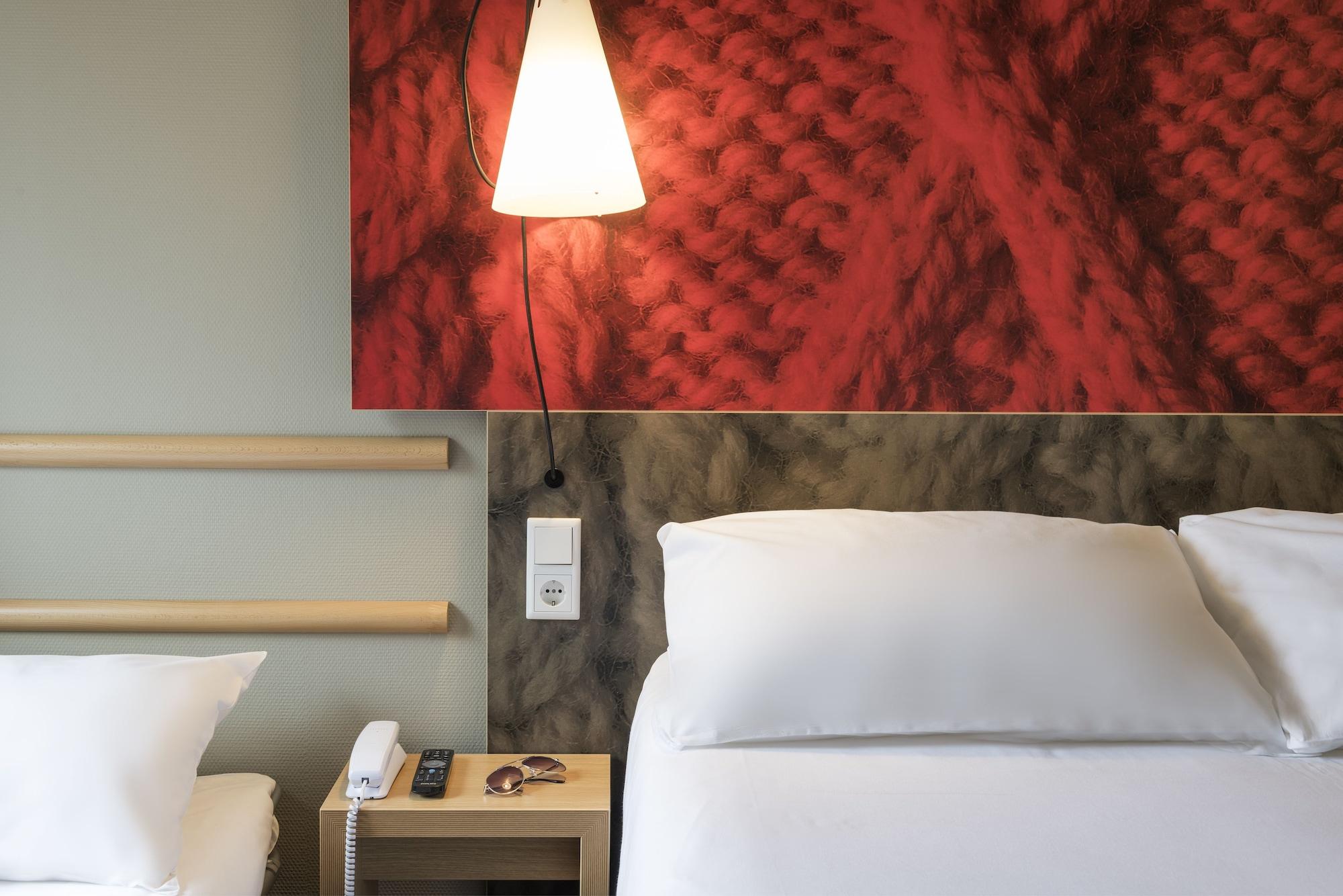 Ibis Paris Porte De Clichy Centre Екстериор снимка
