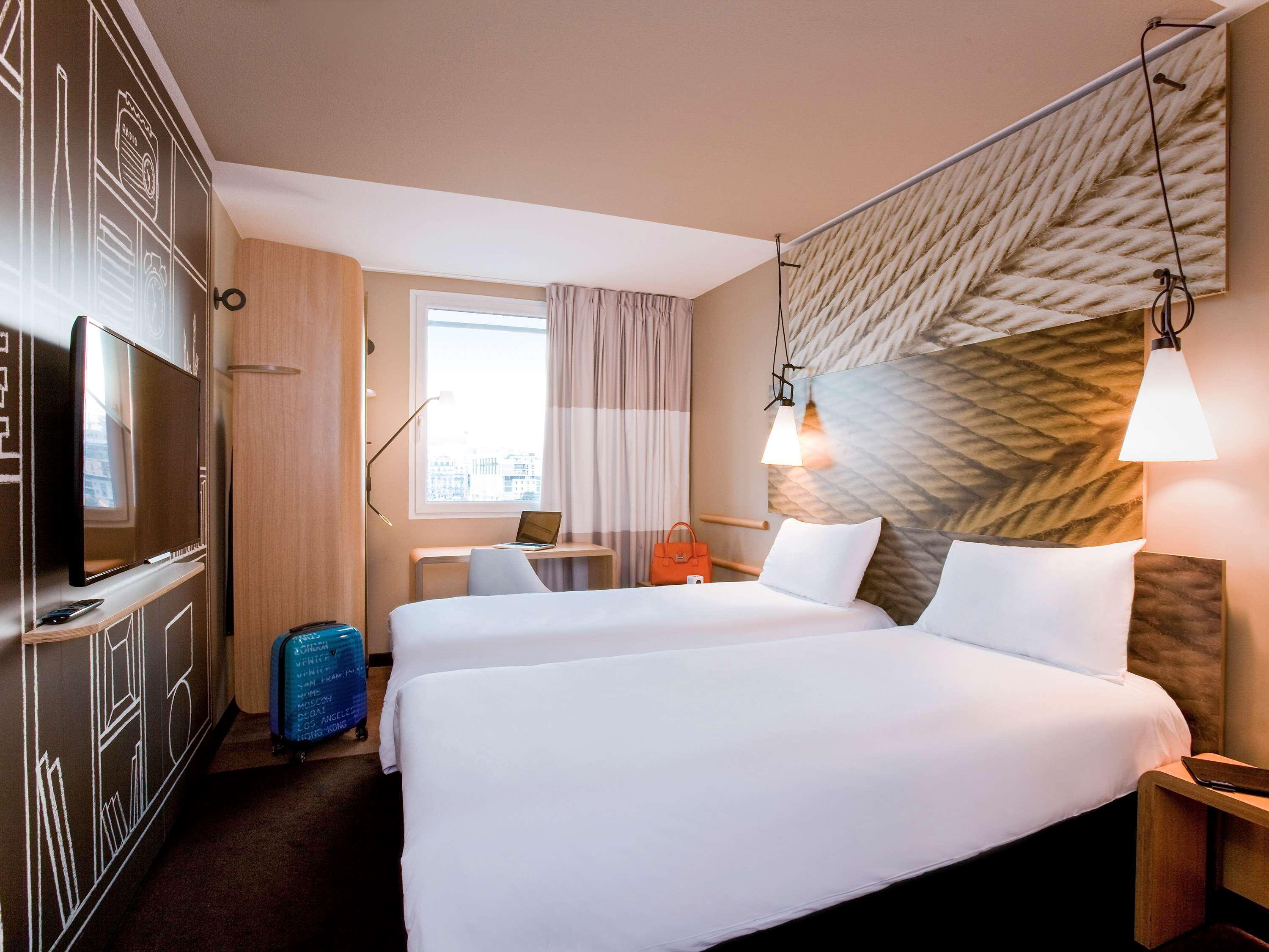 Ibis Paris Porte De Clichy Centre Екстериор снимка