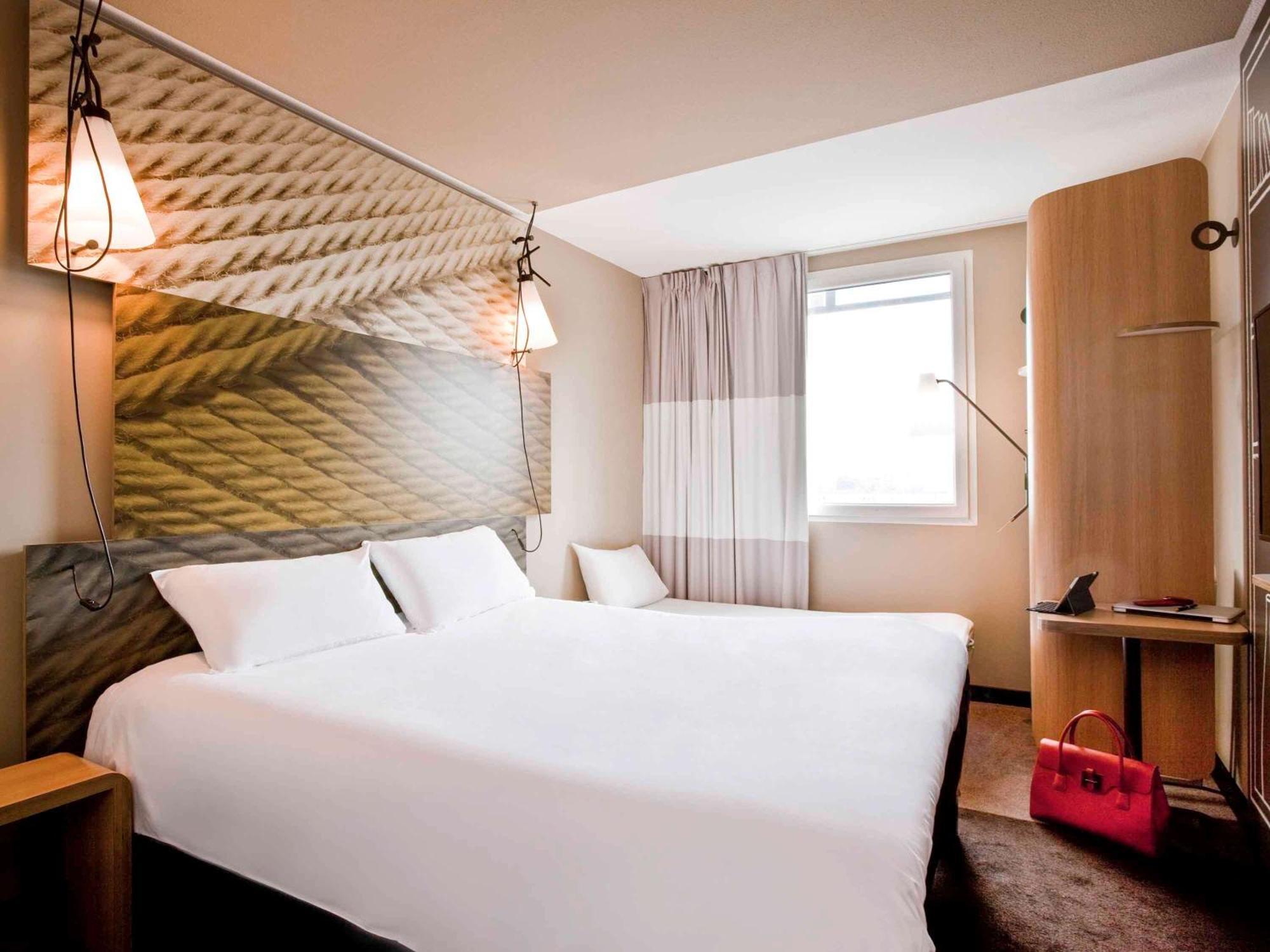 Ibis Paris Porte De Clichy Centre Екстериор снимка