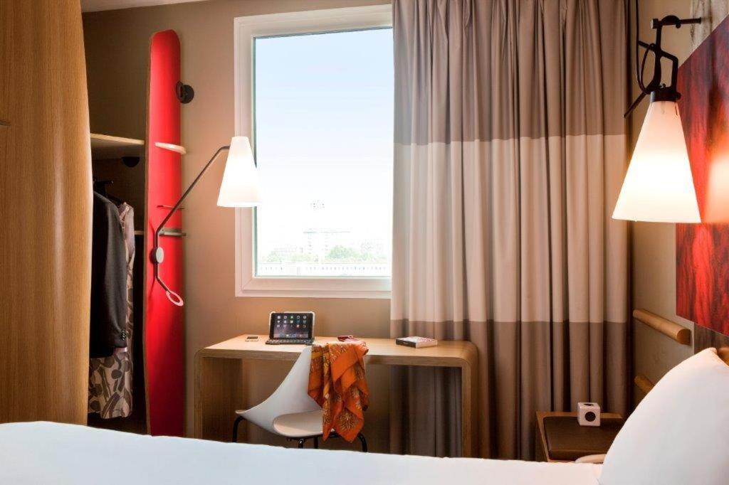 Ibis Paris Porte De Clichy Centre Екстериор снимка